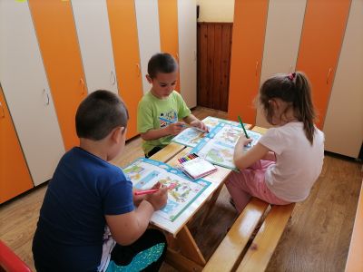 АПСПО   "Дейност 1 - Допълнително обучение по български език за деца от уязвими групи" - ДГ 15 Райна Княгиня - Перник