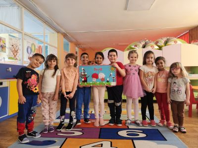 Tрета група "Звънче" - "Изработка на пано - Гъбки - Пижо и Пенда!" - ДГ 15 Райна Княгиня - Перник